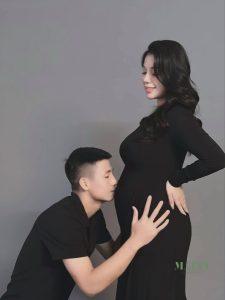 Concept chụp ảnh bầu cùng chồng