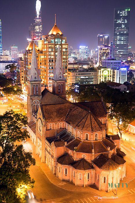 Nhà thờ Đức Bà Sài Gòn - Biểu tượng mùa Giáng Sinh